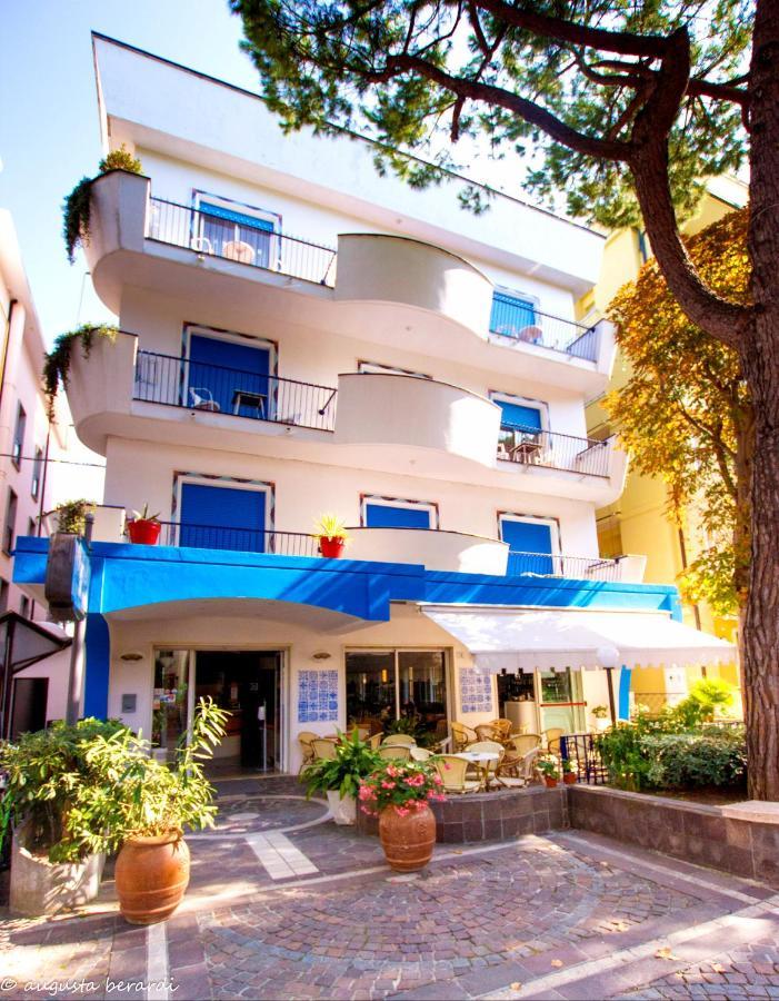 Hotel Adria B&B Misano Adriatico Exterior foto