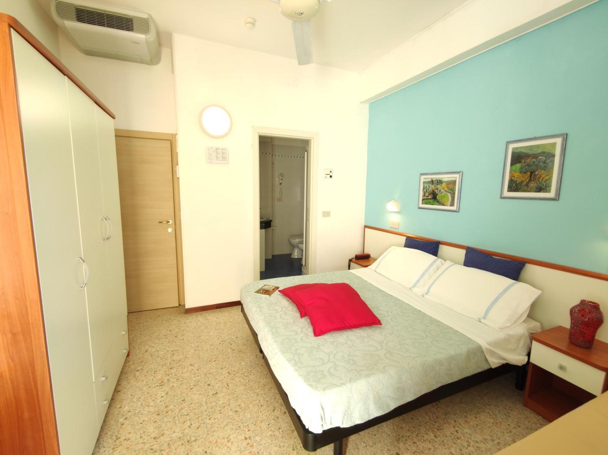 Hotel Adria B&B Misano Adriatico Zimmer foto