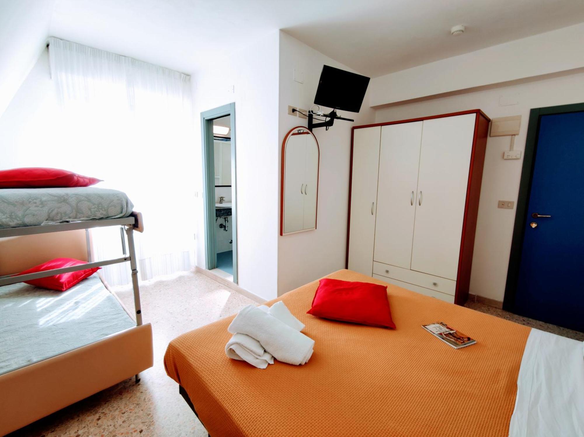 Hotel Adria B&B Misano Adriatico Zimmer foto