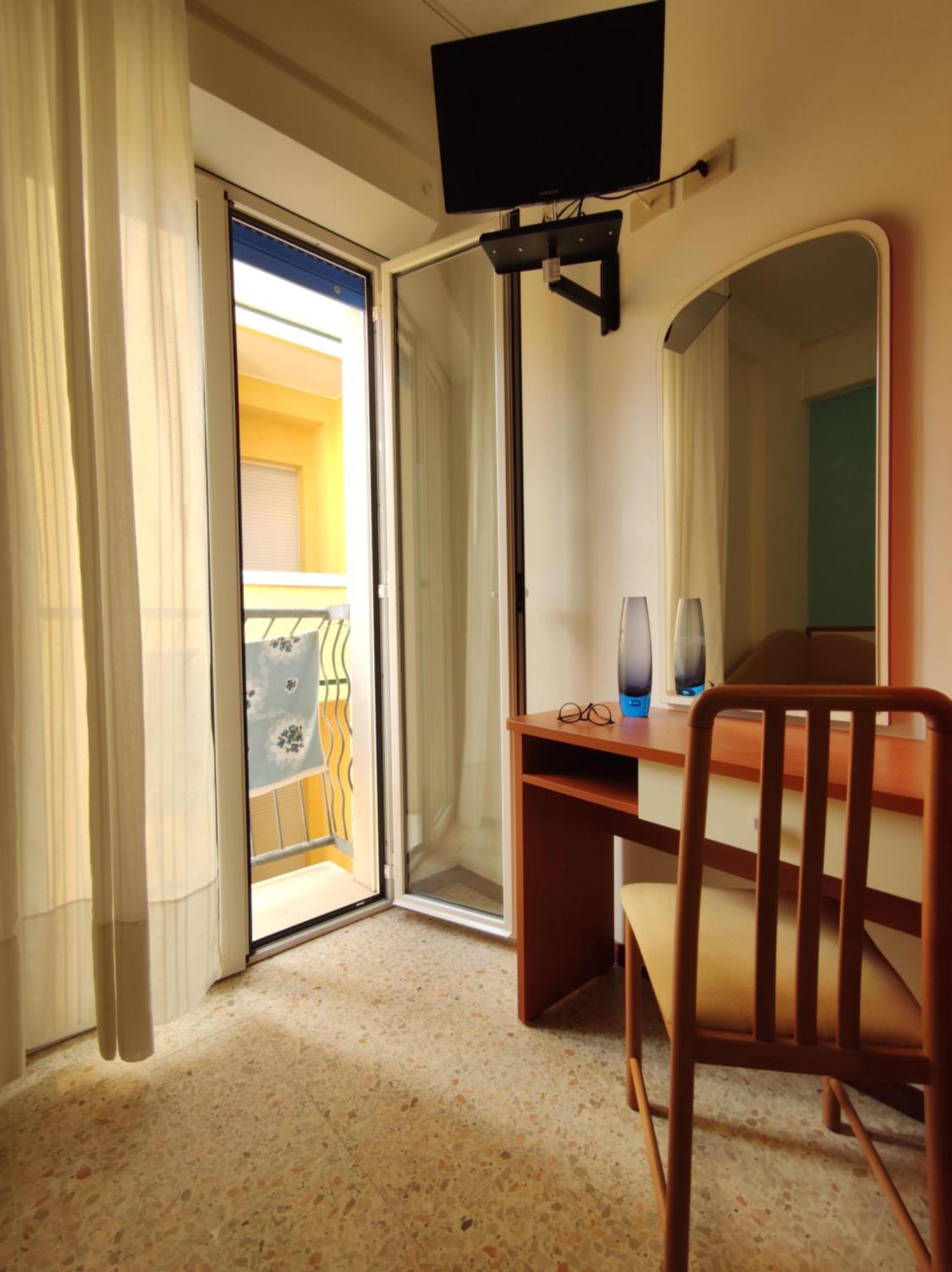 Hotel Adria B&B Misano Adriatico Zimmer foto